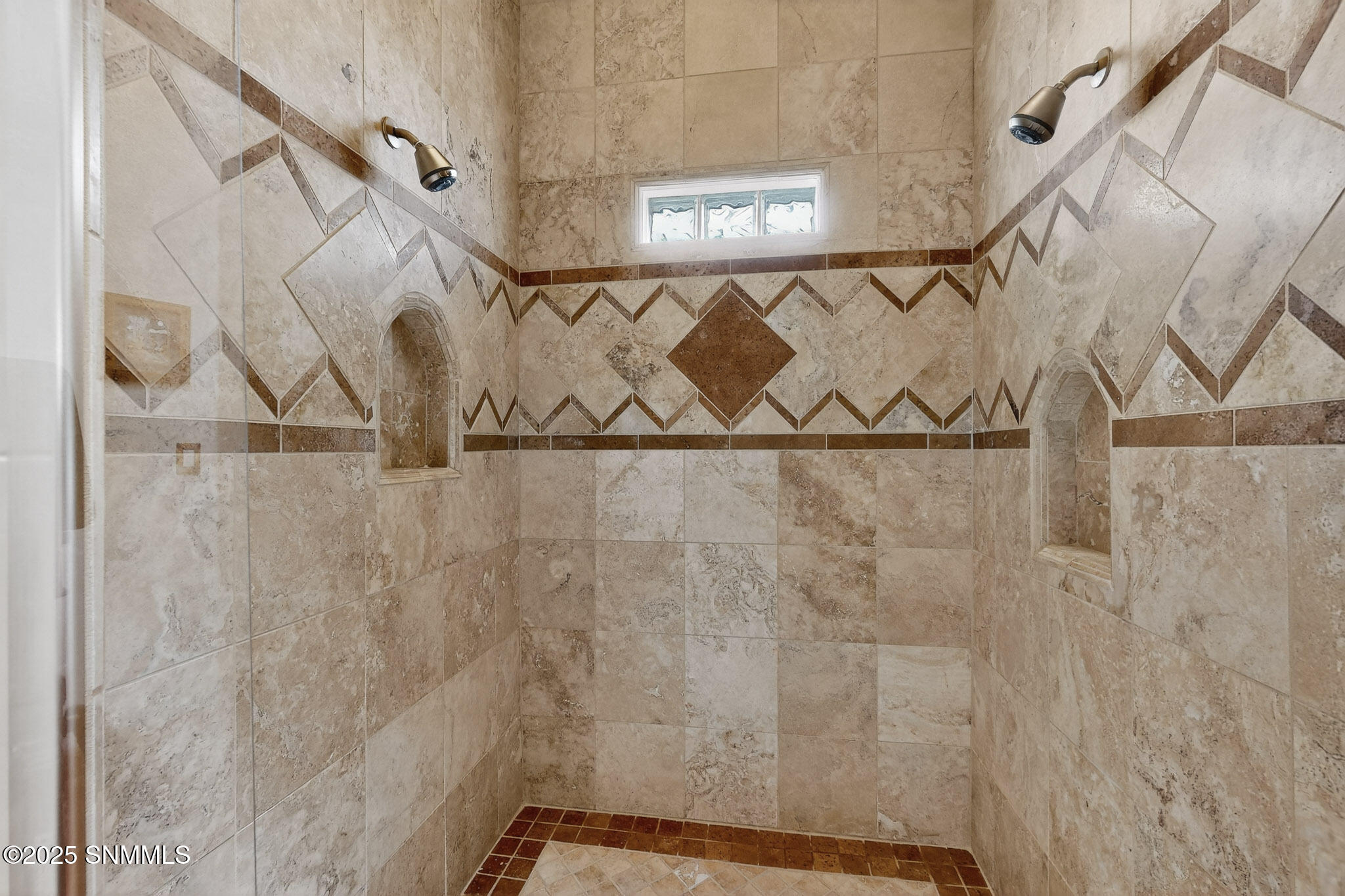 26 Primary Bath 46-053_3D-Casas-1940-San