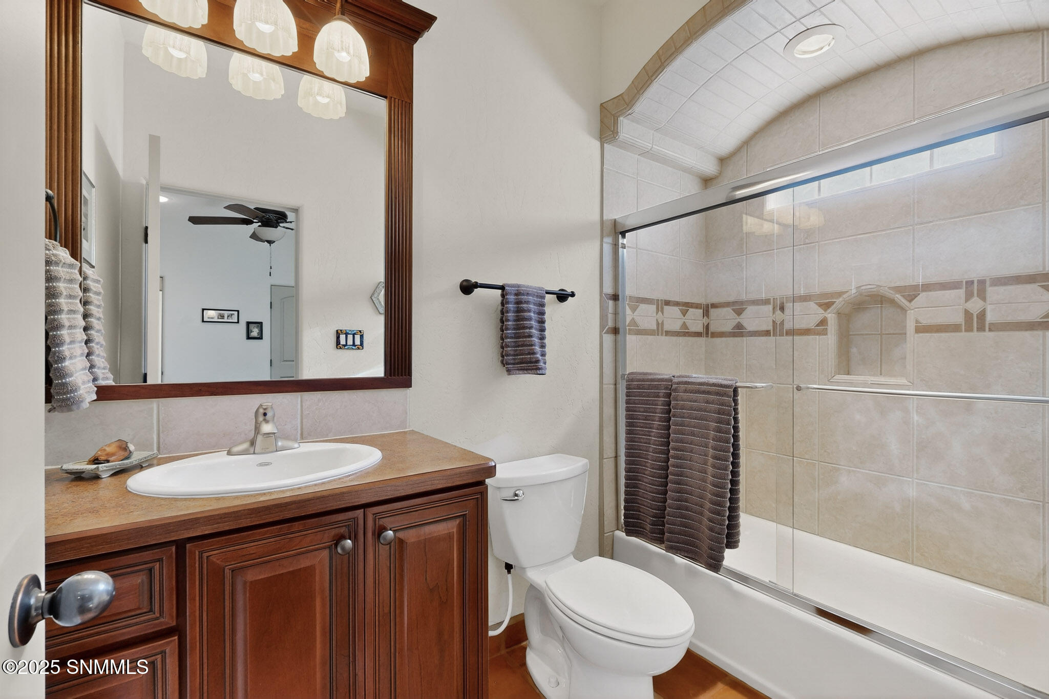32 Bath 2 57-045_3D-Casas-1940-San-Ferna