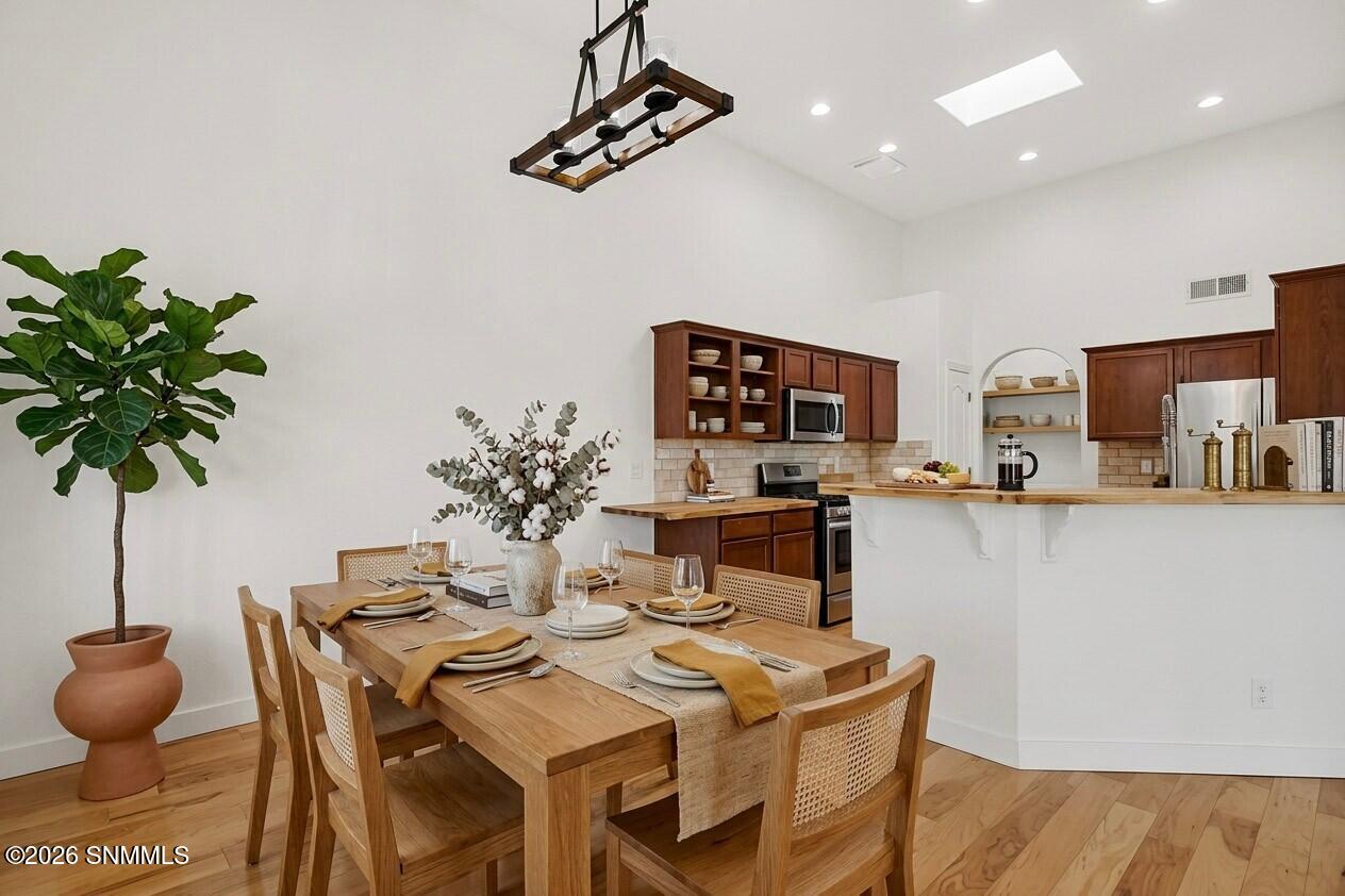 Dining Area (virtually staged)