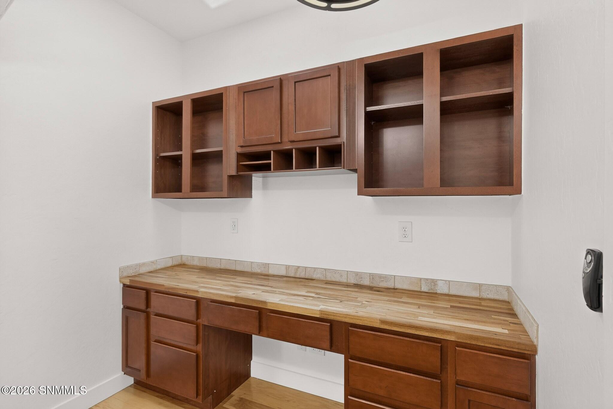 Built-in Desk Area