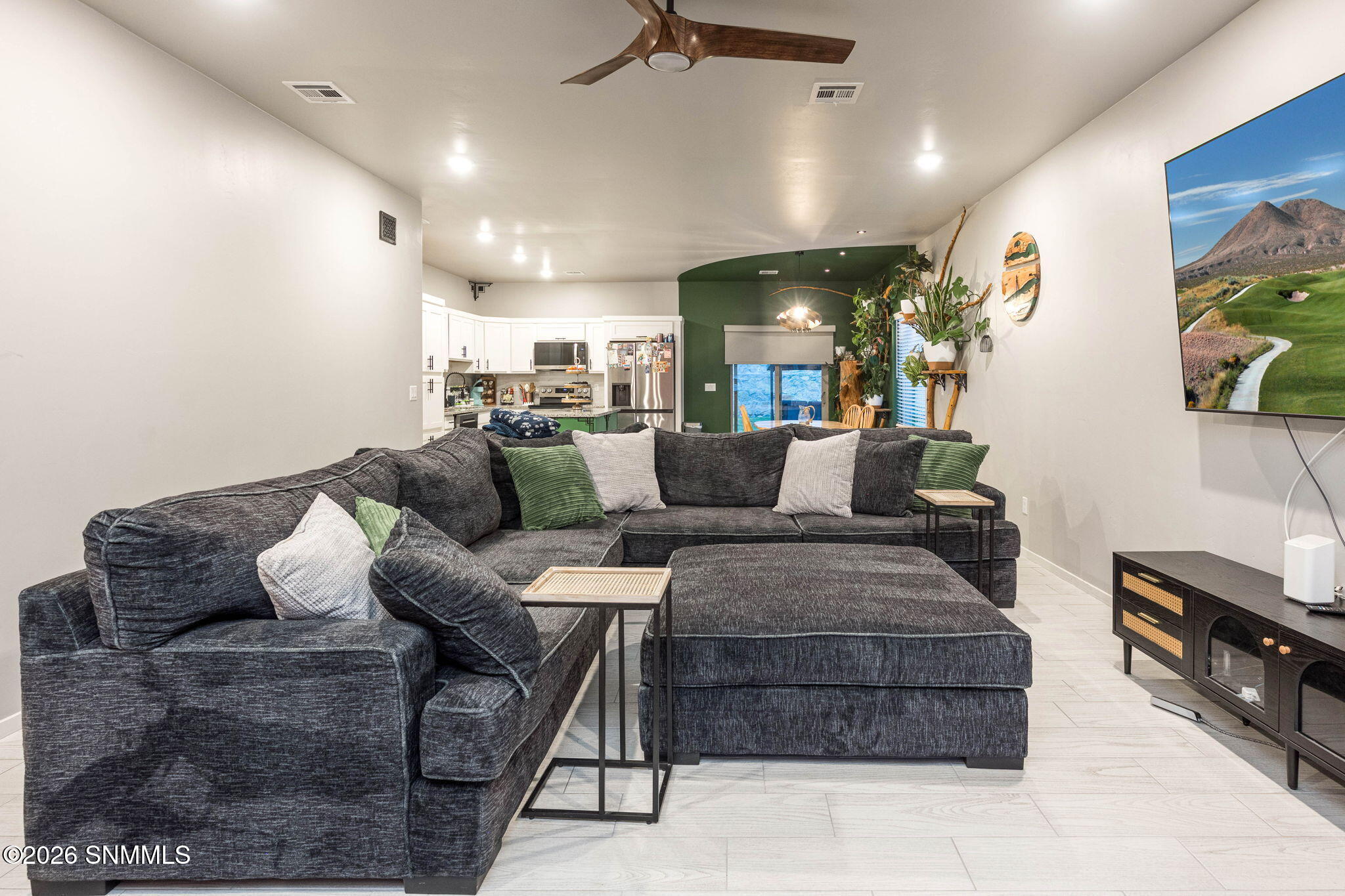 6-web-or-mls-Snappin Homes (Gibralter380