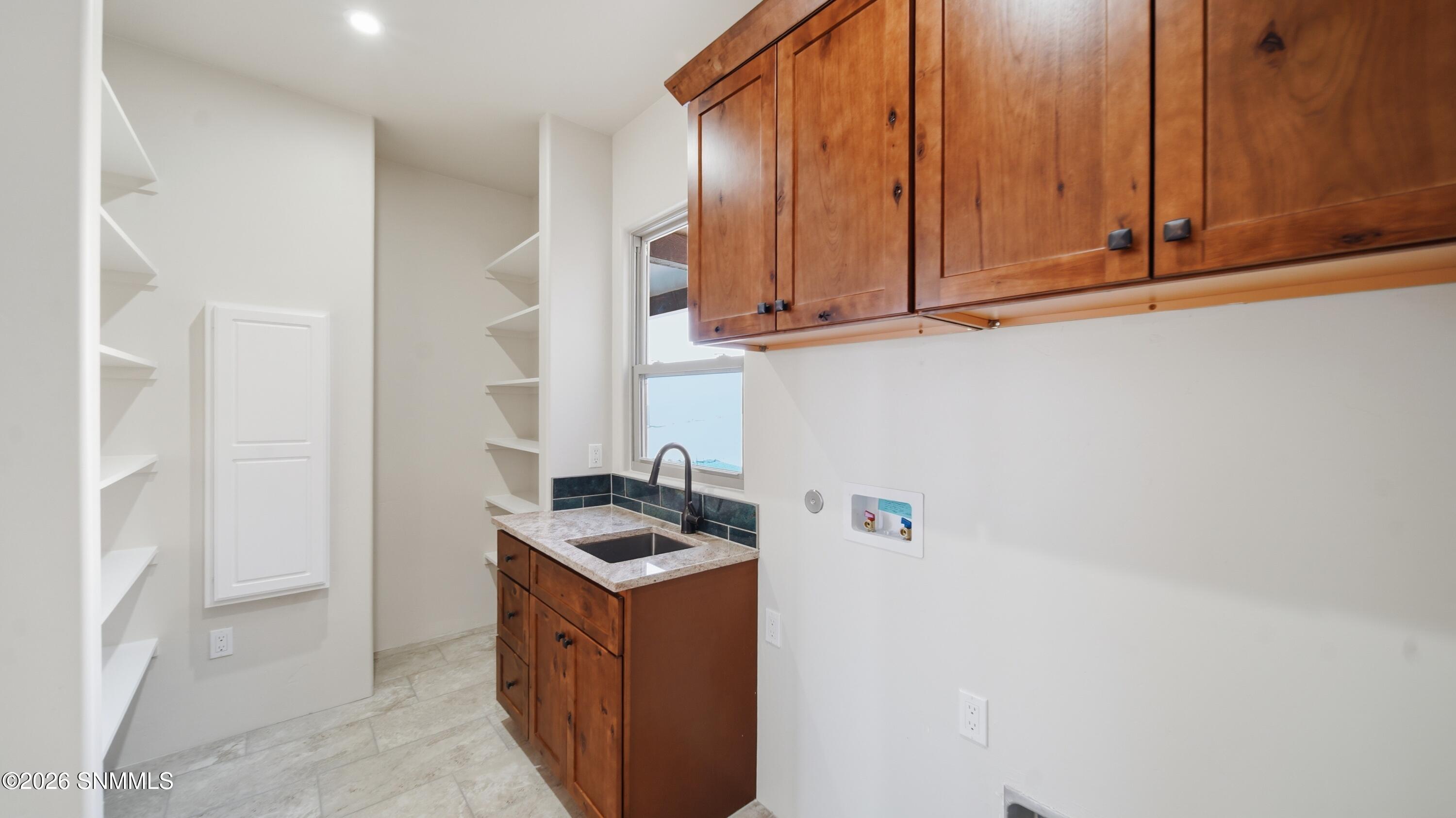 X-Large Pantry & Laundry Mudroom Combo
