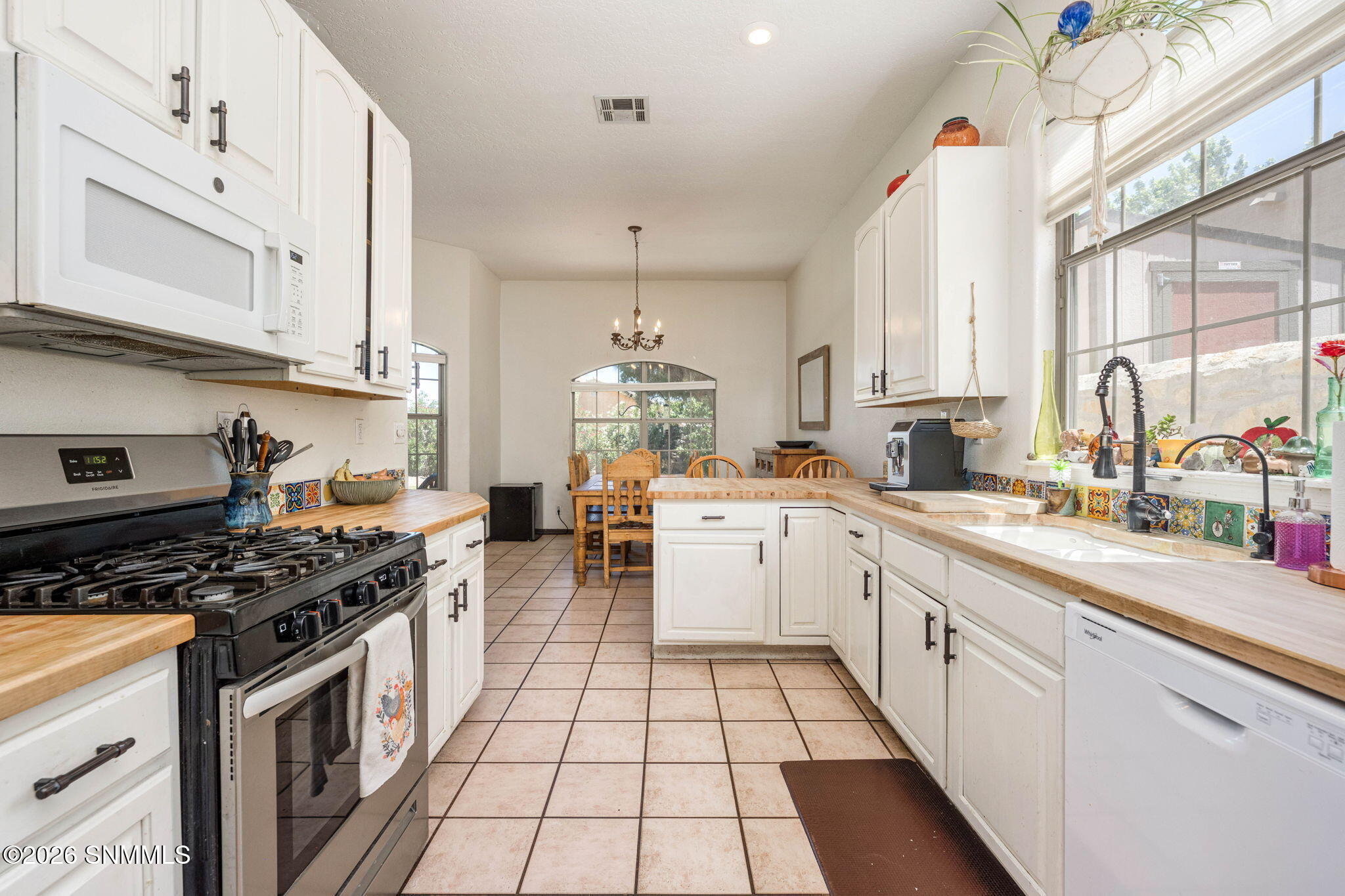 12-web-or-mls-Snappin Homes (PinnacleVie