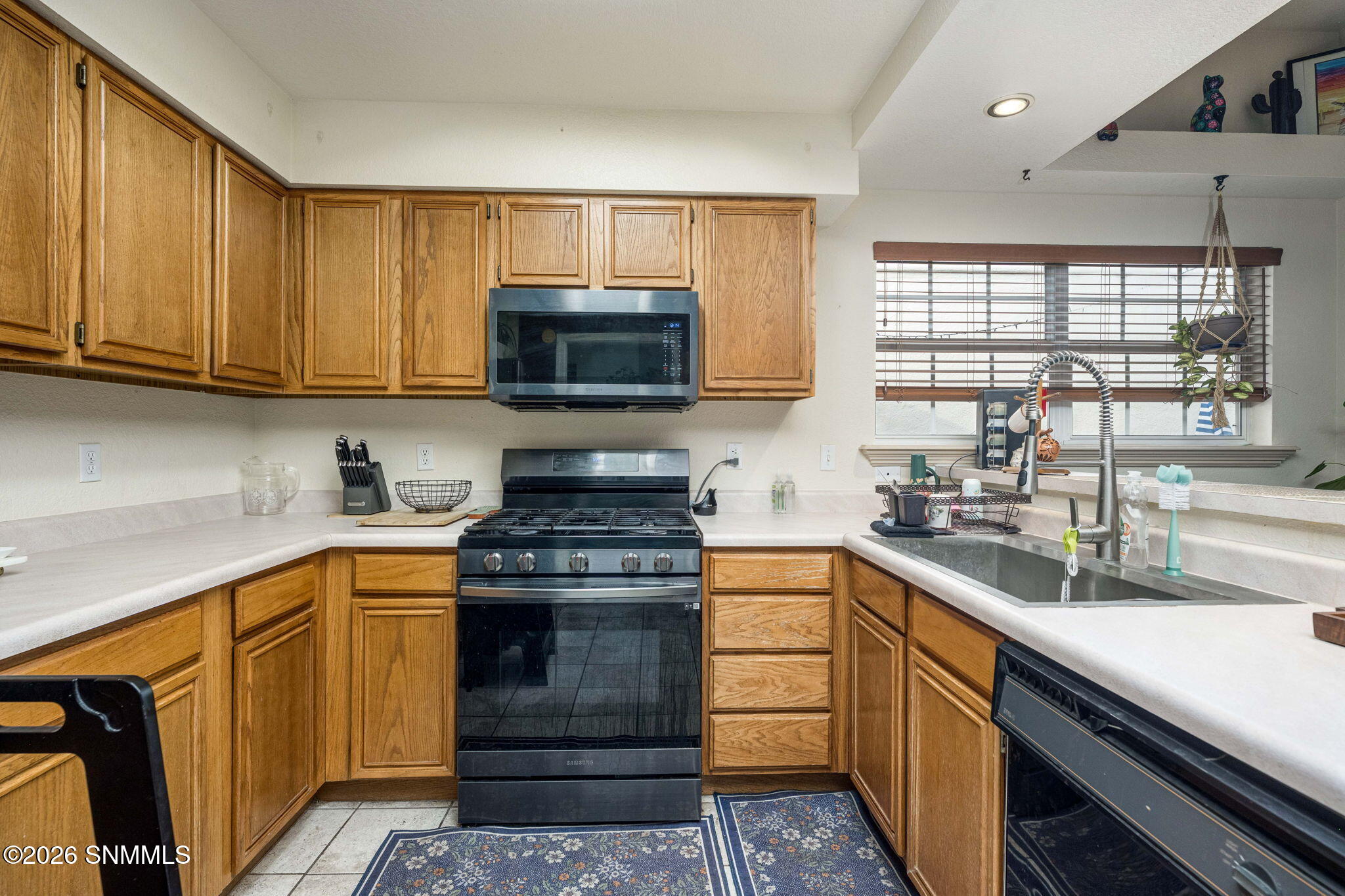 13-web-or-mls-Snappin Homes (CieloVista6