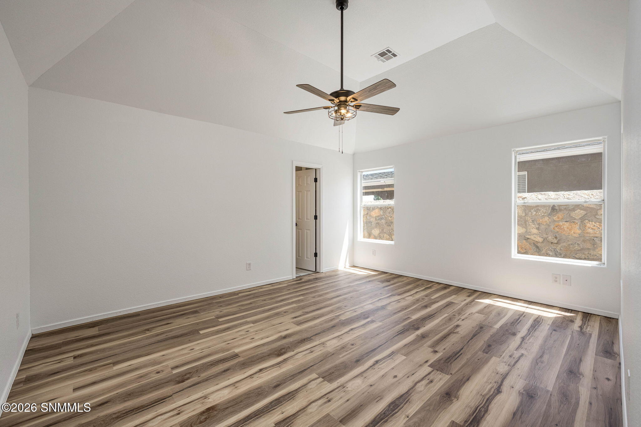 16-web-or-mls-Snappin Homes (Gem4986)-16