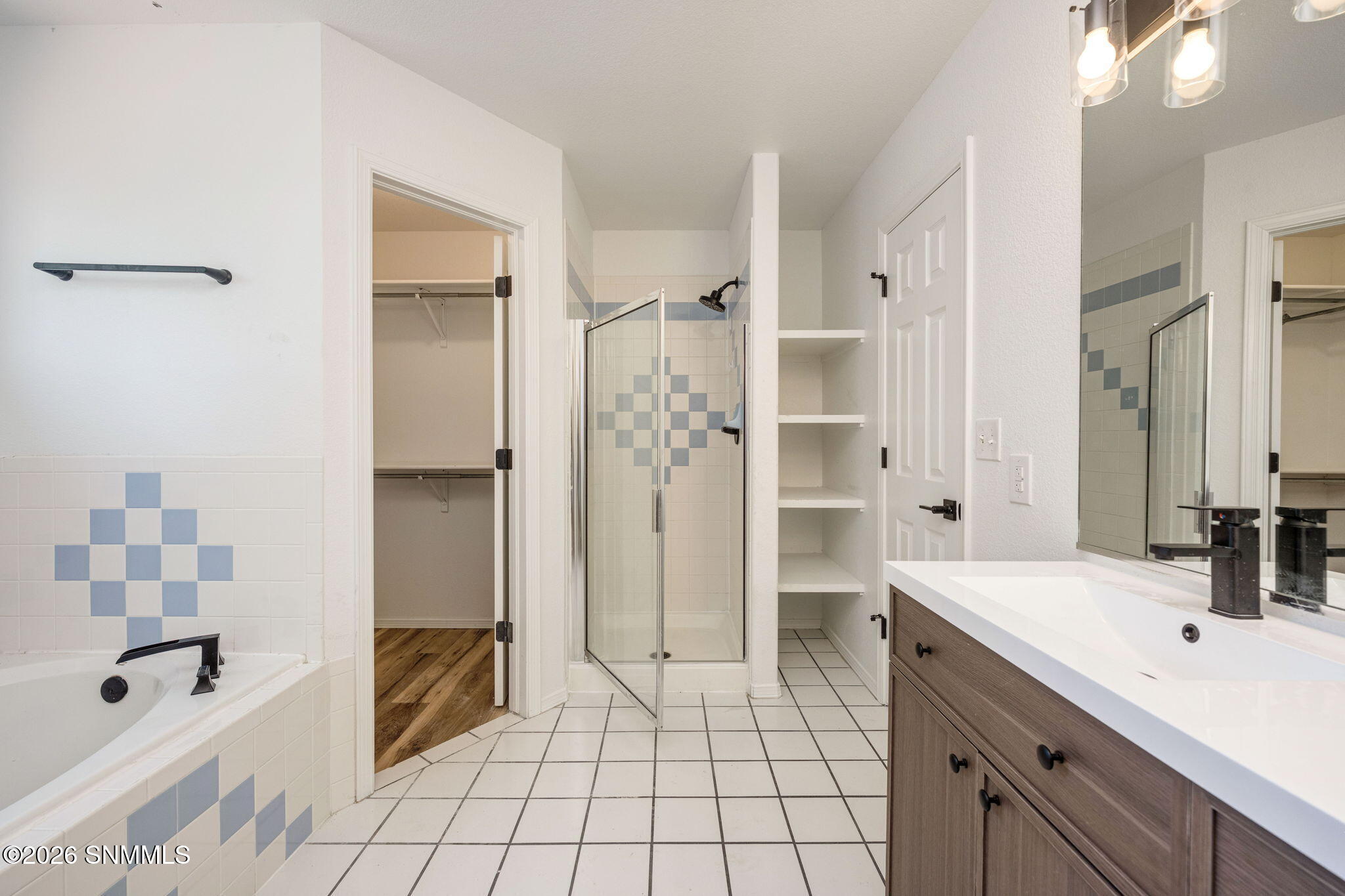 22-web-or-mls-Snappin Homes (Gem4986)-22