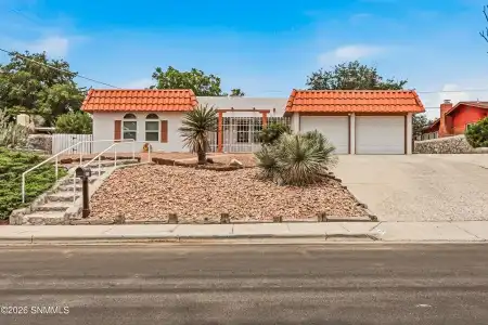 1774 Royal Drive, Las Cruces, New Mexico 88011, 3 Bedrooms Bedrooms, ,2 BathroomsBathrooms,Residential,For Sale,Royal,2602057