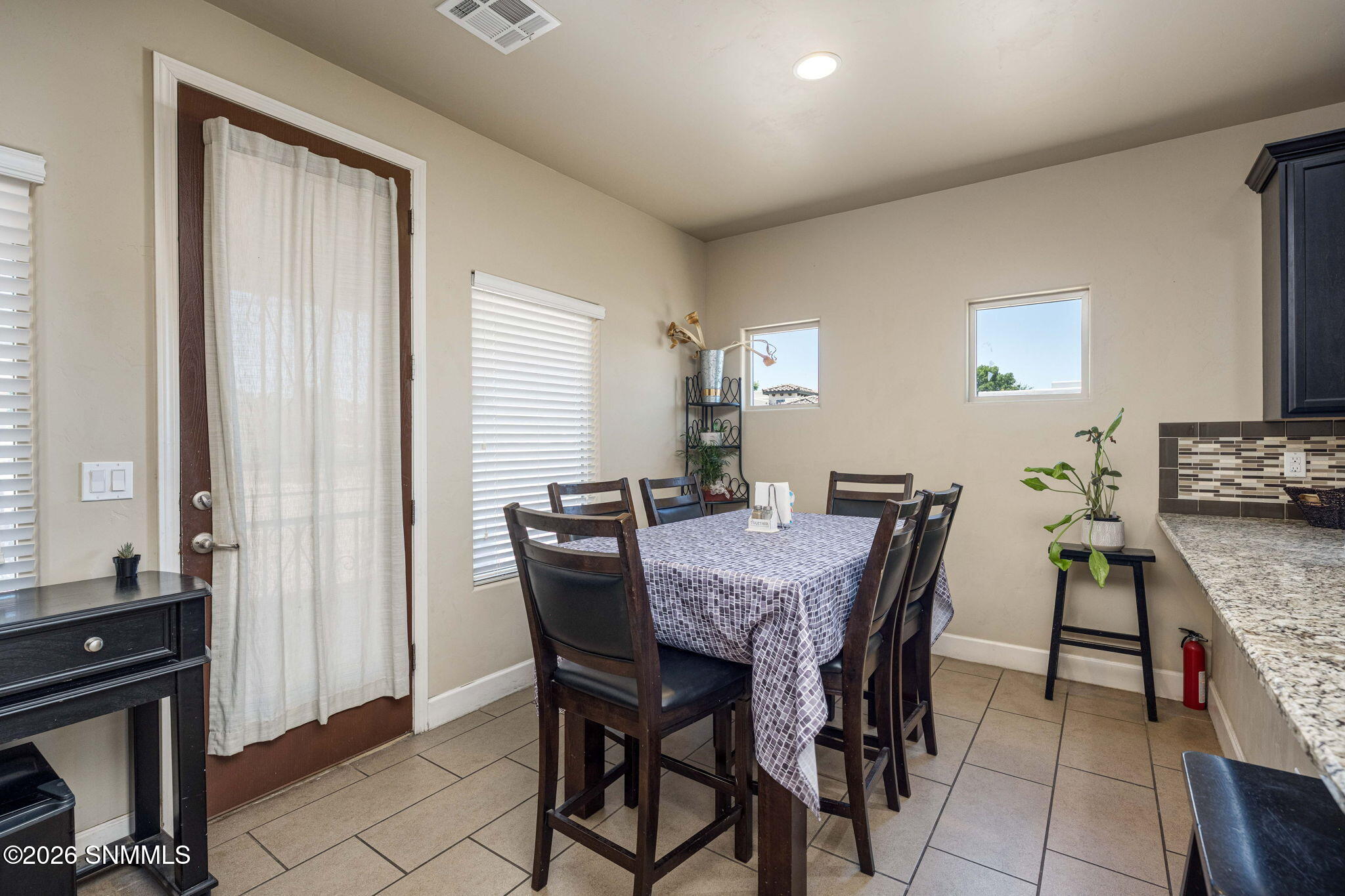 7-web-or-mls-Snappin Homes (LaPurisima41