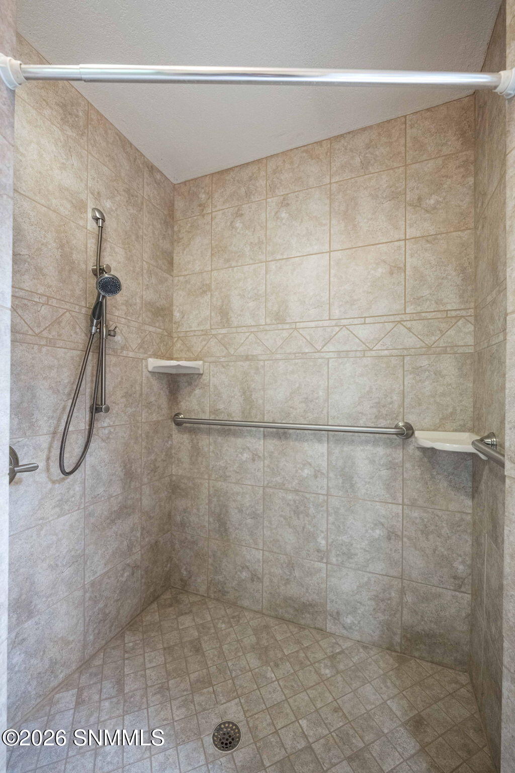 28-web-or-mls-Snappin Homes (Topley2810)