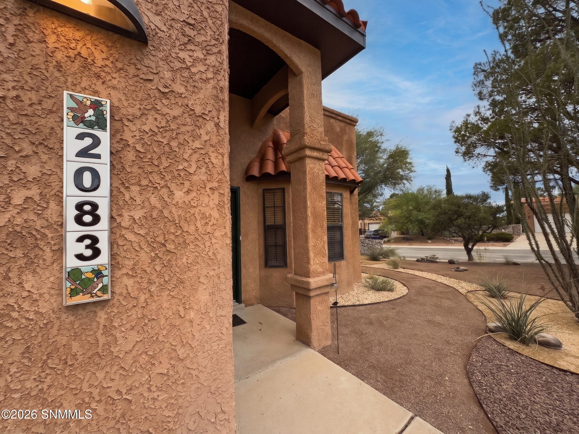 2083-PineconeWay-Front
