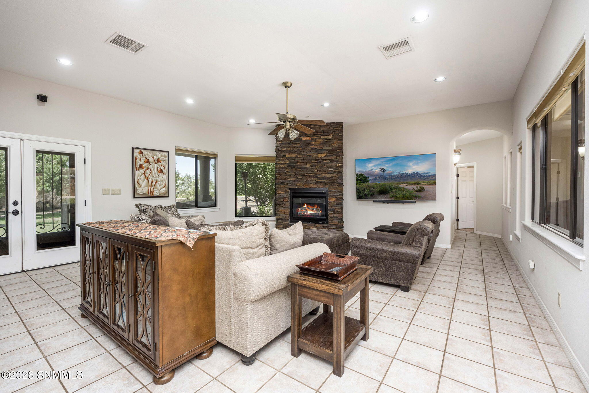 19-web-or-mls-Snappin Homes (Superstitio