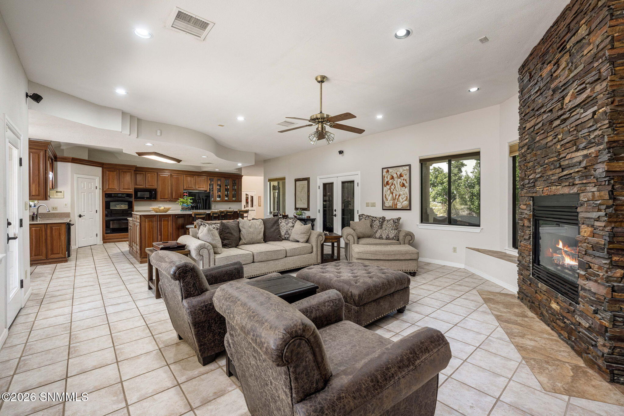 22-web-or-mls-Snappin Homes (Superstitio
