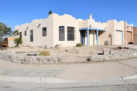 992 Graham Street, Las Cruces, New Mexico 88001, 3 Bedrooms Bedrooms, ,1.5 BathroomsBathrooms,Residential,For Sale,Graham,2602079