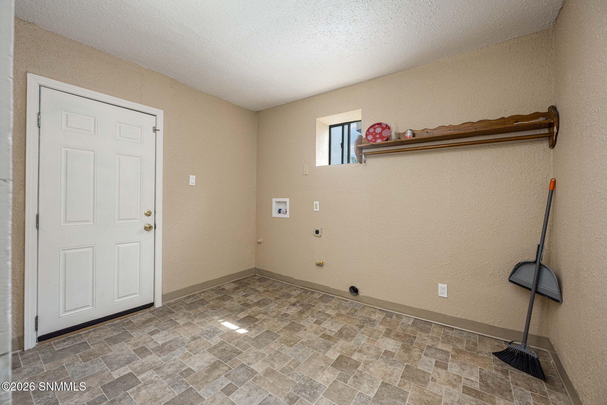 14-web-or-mls-Snappin Homes (Ethel1250)-