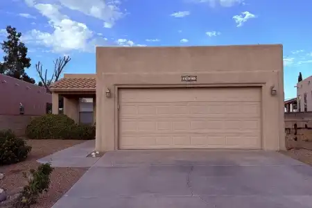 2038 Corn Drive, Las Cruces, New Mexico 88001, 3 Bedrooms Bedrooms, ,2 BathroomsBathrooms,Residential,For Sale,Corn,2602075