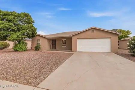 5722 Pecan Lane, Las Cruces, New Mexico 88011, 3 Bedrooms Bedrooms, ,2 BathroomsBathrooms,Residential,For Sale,Pecan,2602090