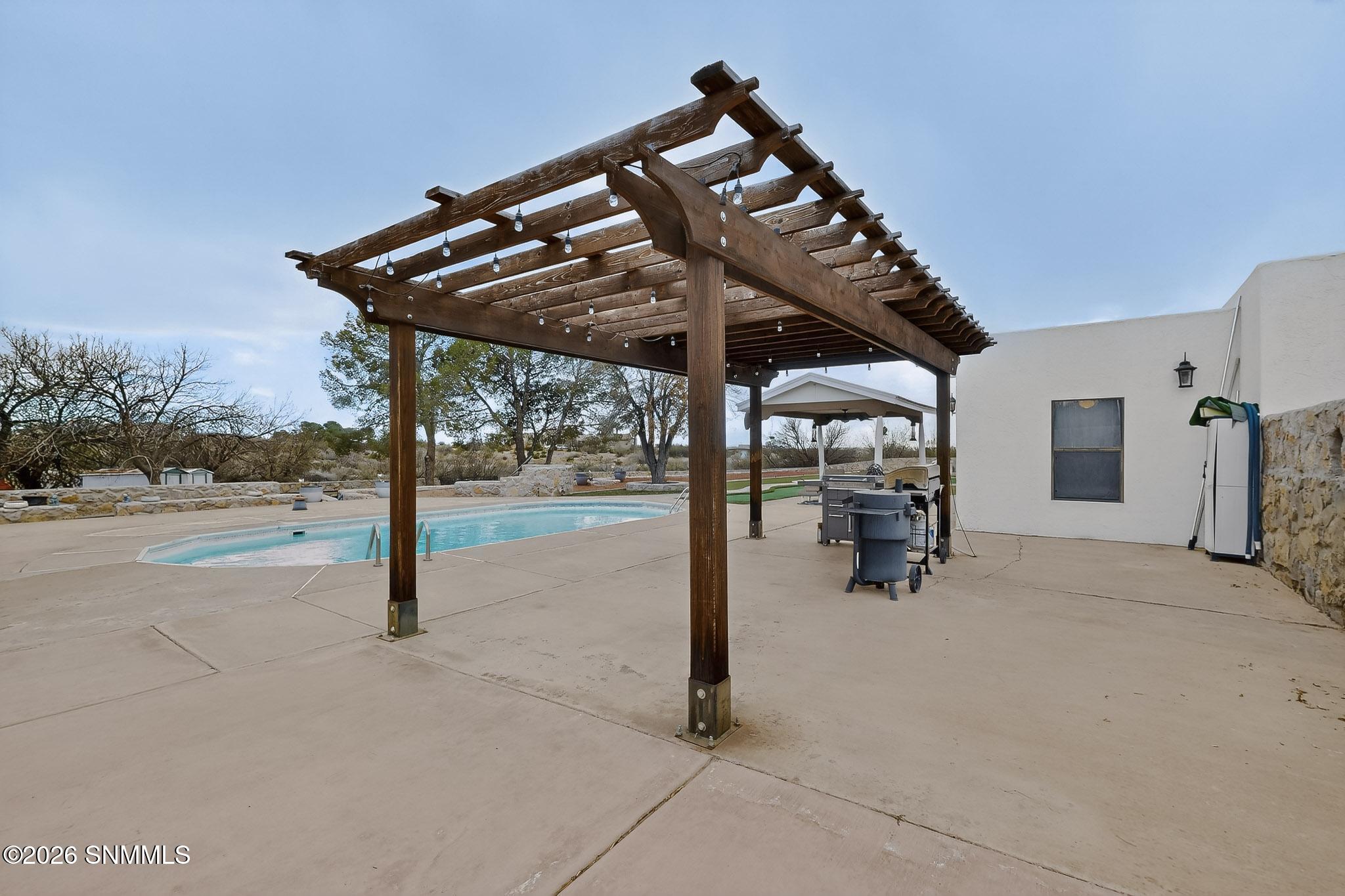 62-3D-Casas-4136-E-Winchester-Rd-0110202