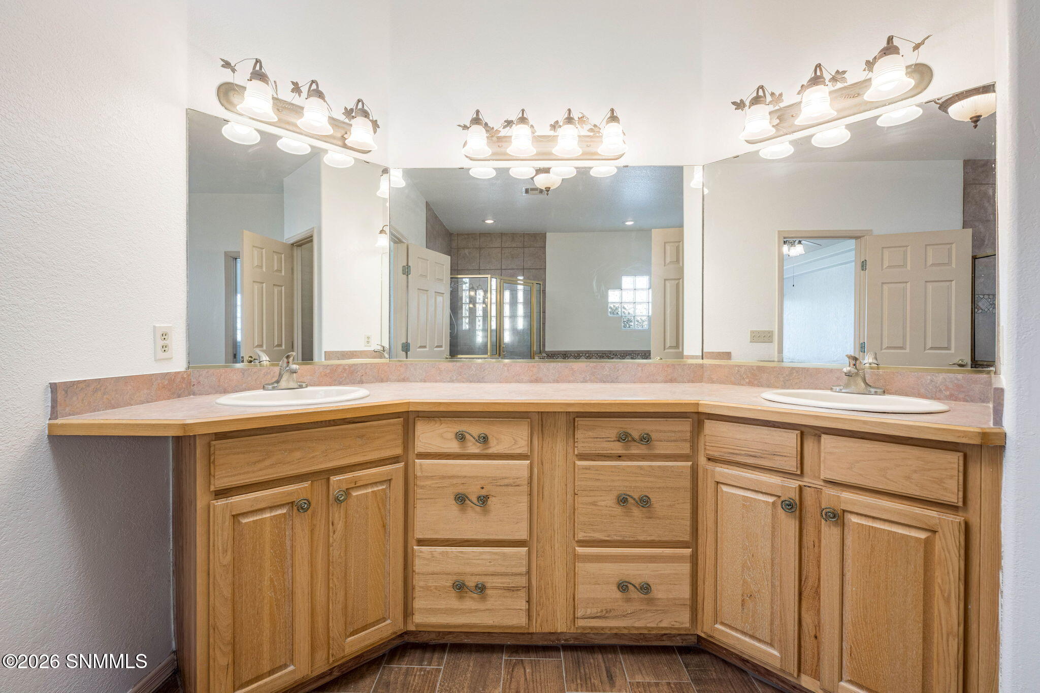 26-web-or-mls-Snappin Homes (StoneCanyon