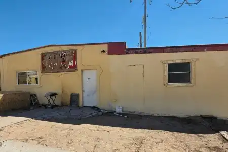 1430 1430 E Thorpe Rd, Las Cruces, New Mexico 88012, ,Commercial Lease,For Rent,1430 E Thorpe Rd,2602116