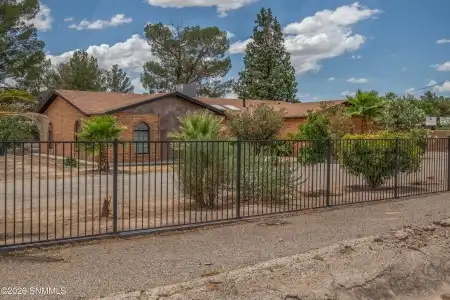 5129 Valley Drive, Las Cruces, New Mexico 88007, 3 Bedrooms Bedrooms, ,2 BathroomsBathrooms,Residential,For Sale,Valley,2602121