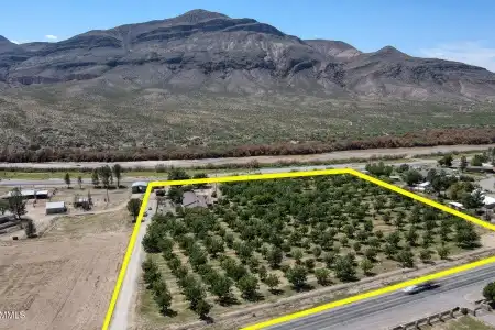 10917 Valley Drive, Las Cruces, New Mexico 88007, 3 Bedrooms Bedrooms, ,2.75 BathroomsBathrooms,Residential,For Sale,Valley,2602127