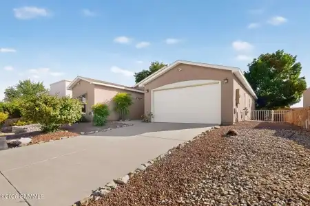4221 Fireweed Drive, Las Cruces, New Mexico 88007, 3 Bedrooms Bedrooms, ,2 BathroomsBathrooms,Residential,For Sale,Fireweed,2602130