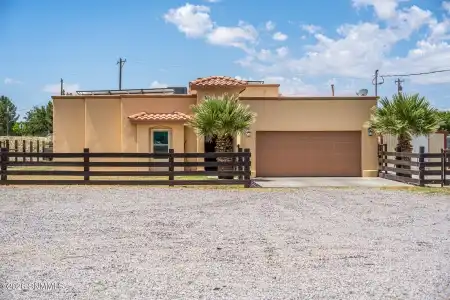 9124 Clovis Road, Mesilla Park, New Mexico 88047, 4 Bedrooms Bedrooms, ,2 BathroomsBathrooms,Residential,For Sale,Clovis,2602161