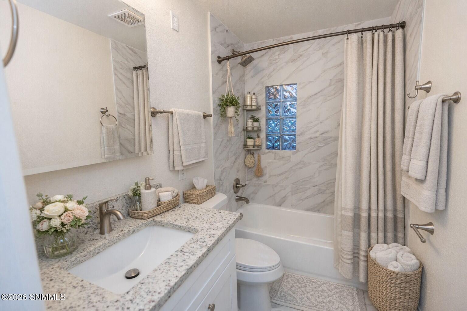 Bath 1 Decor