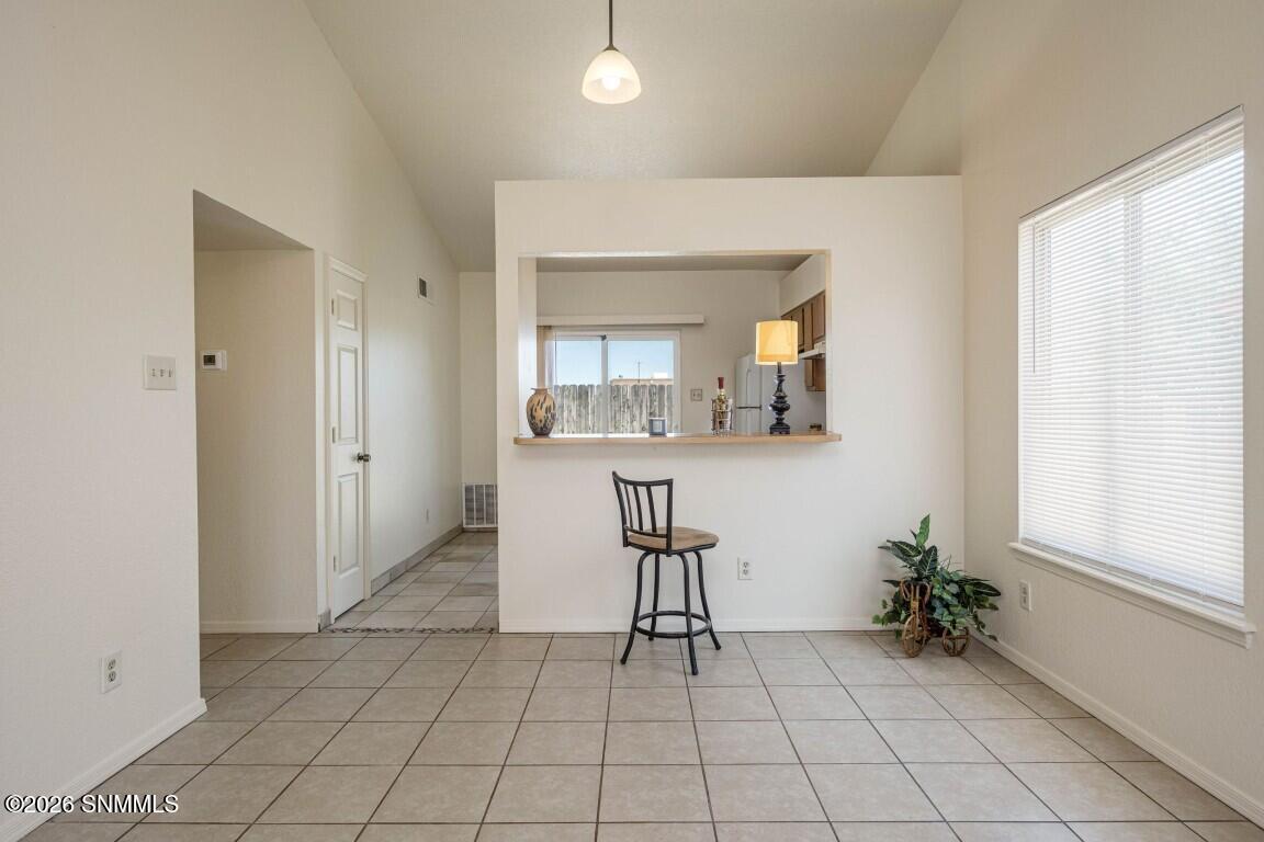 6-web-or-mls-Snappin Homes (Stanford2000