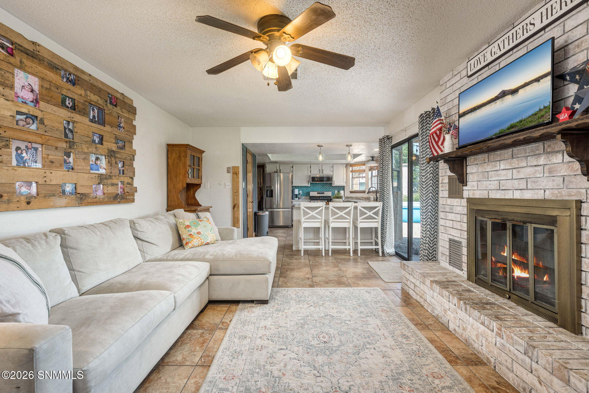 Living Area 2