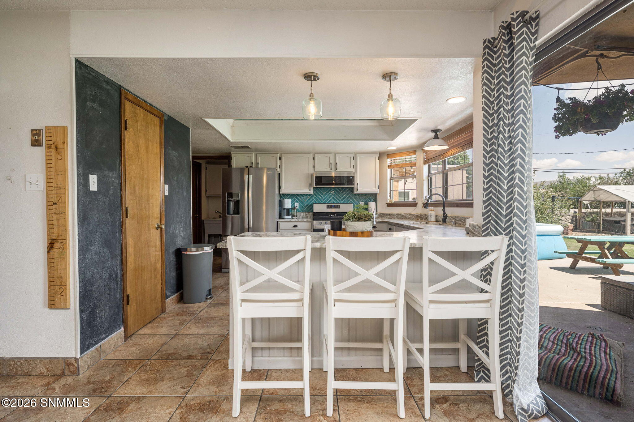 Bar top in kitchen