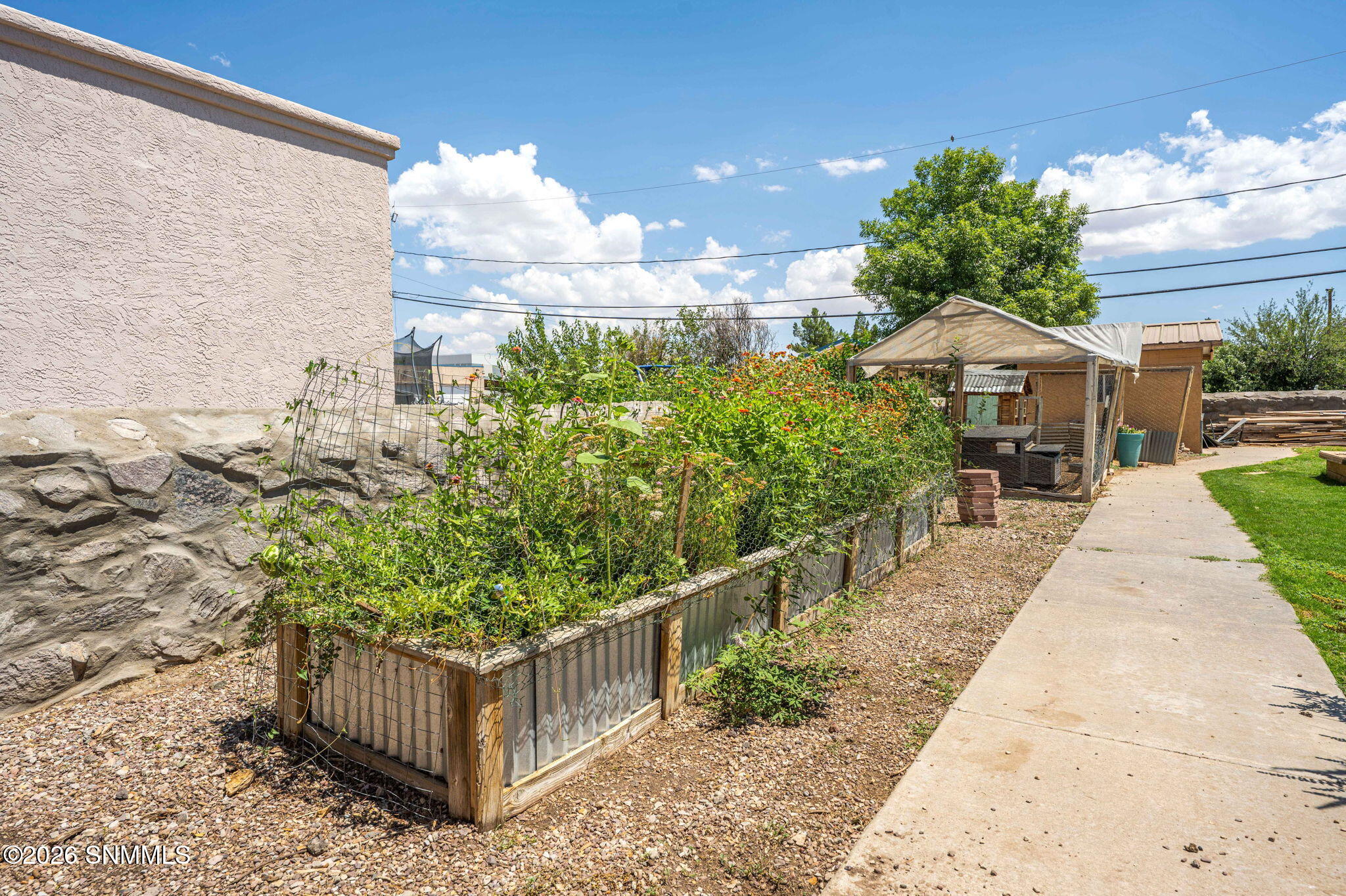 Garden & Chicken Coop