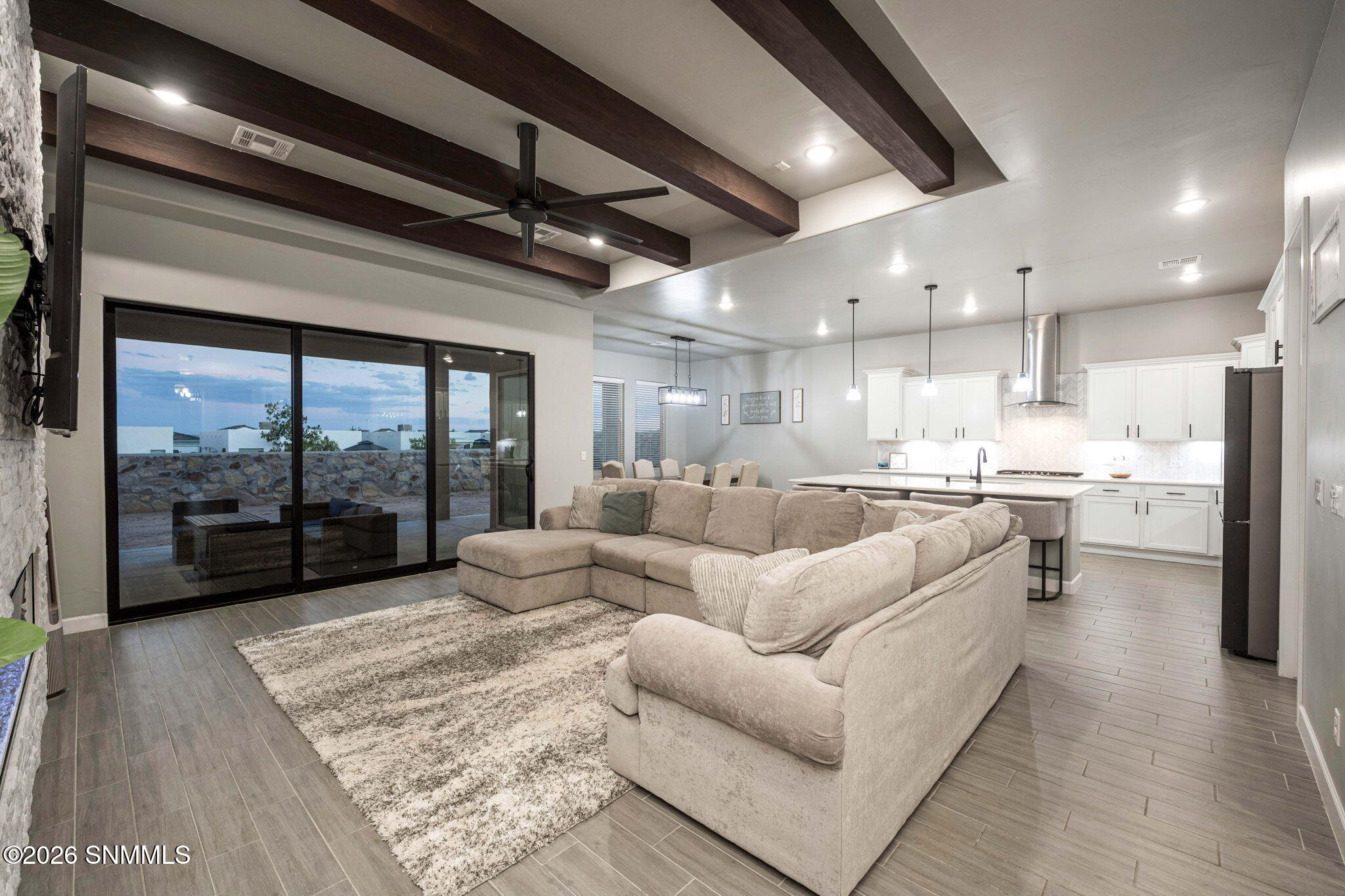 3750 Santa Julia - Z Real Estate - Zane