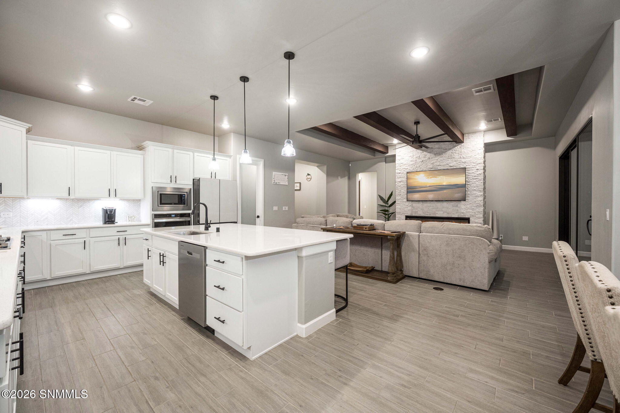 3750 Santa Julia - Z Real Estate - Zane