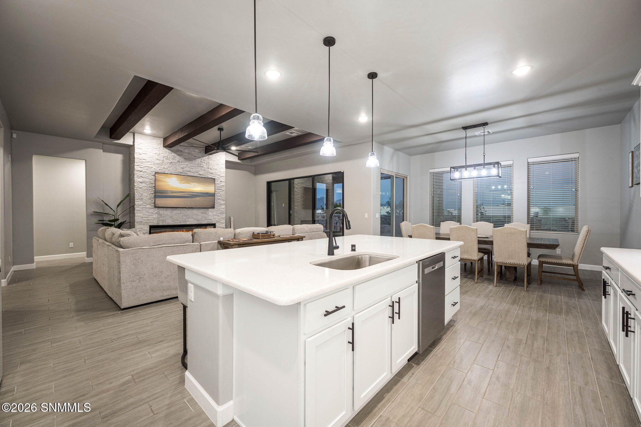 3750 Santa Julia - Z Real Estate - Zane