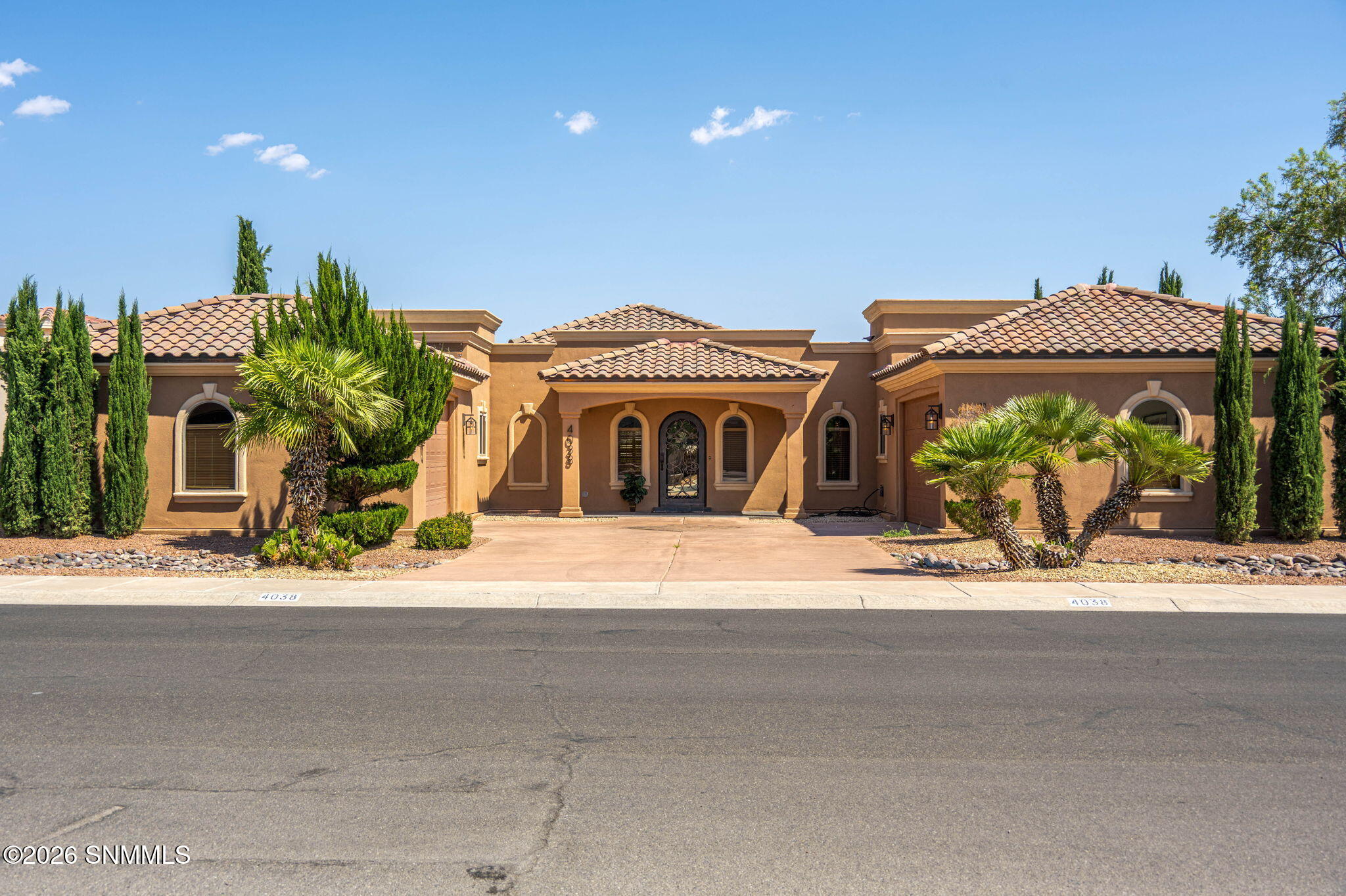 1-web-or-mls-Snappin Homes (LaPurisima40
