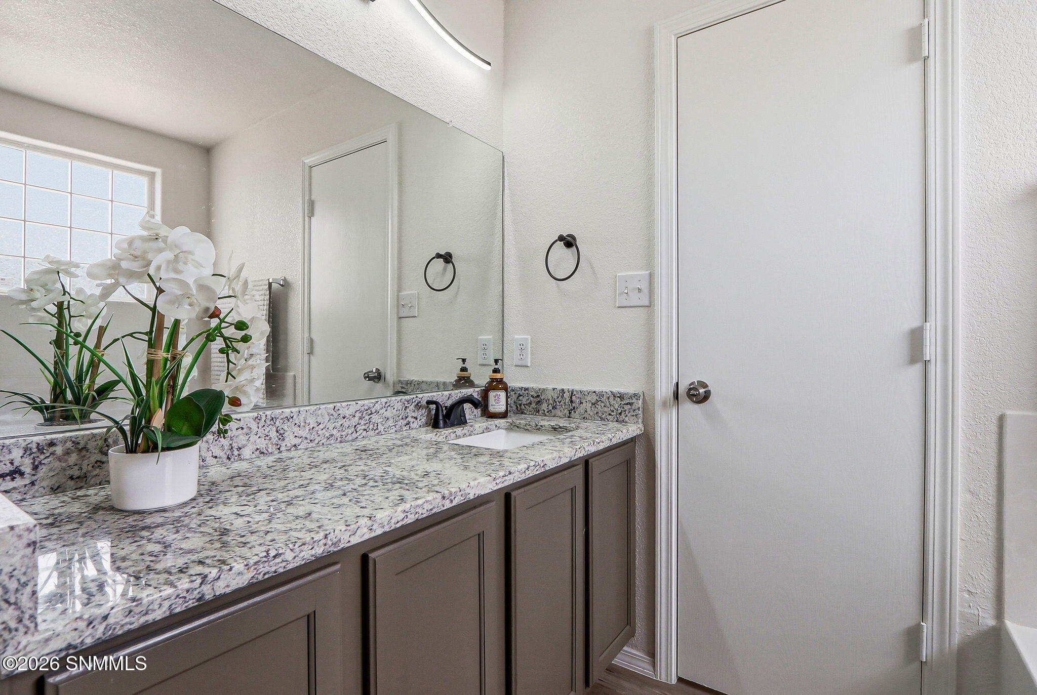 PRINCIPAL'S BATHROOM3
