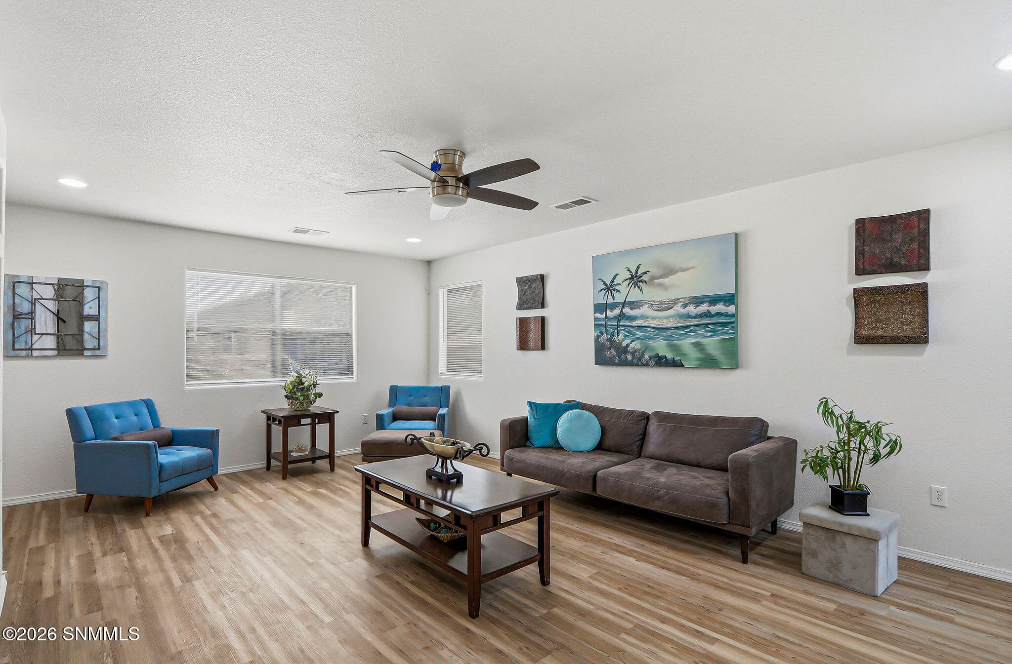 LIVING ROOM 2