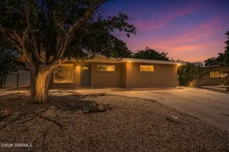 1525 Durazno Street, Las Cruces, New Mexico 88001, 4 Bedrooms Bedrooms, ,1.75 BathroomsBathrooms,Residential,For Sale,Durazno,2602218
