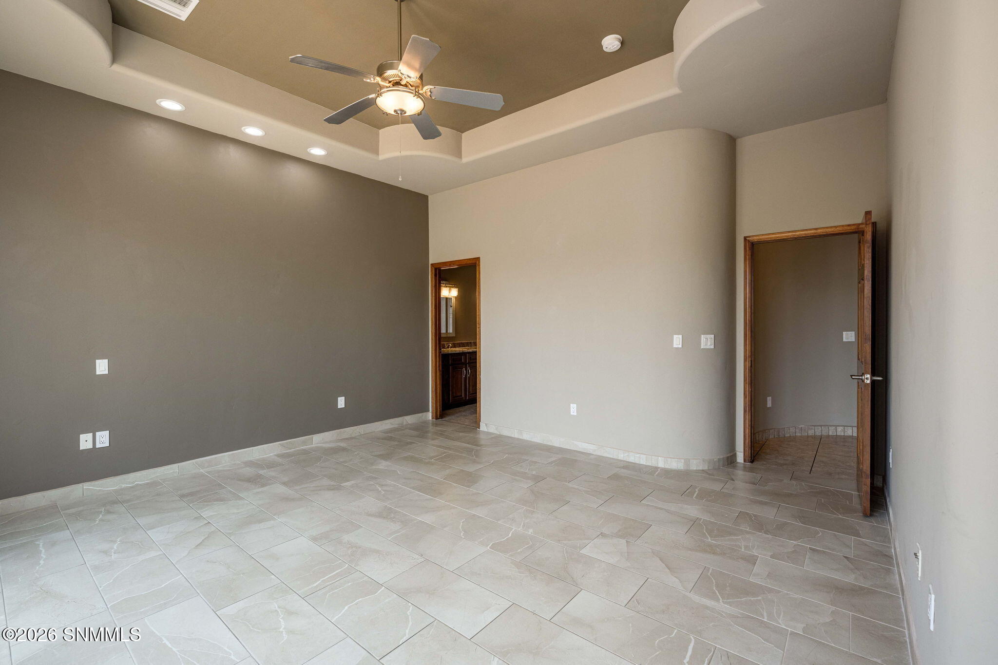 21-web-or-mls-Snappin Homes (SanCarlos51