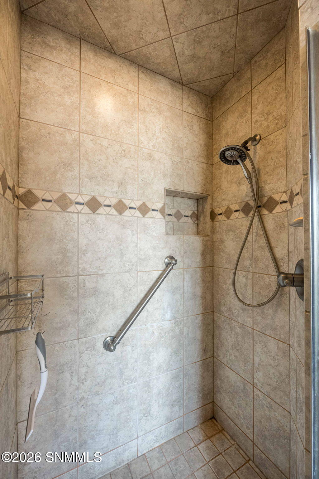 26-web-or-mls-Snappin Homes (SanCarlos51