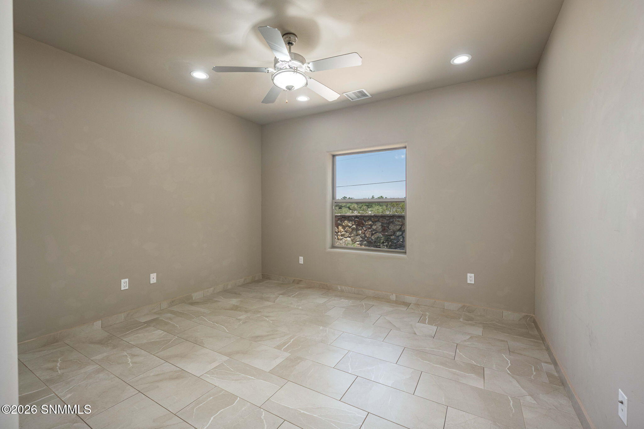 35-web-or-mls-Snappin Homes (SanCarlos51
