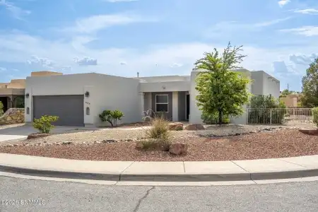 2020 Southern Star Loop, Las Cruces, New Mexico 88011, 4 Bedrooms Bedrooms, ,3 BathroomsBathrooms,Residential,For Sale,Southern Star,2602229