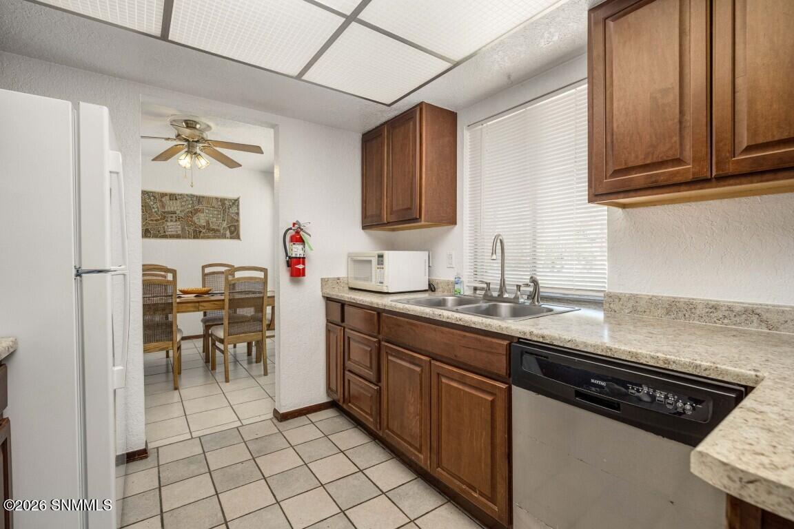 15-web-or-mls-Snappin Homes (Dyer3121)-1