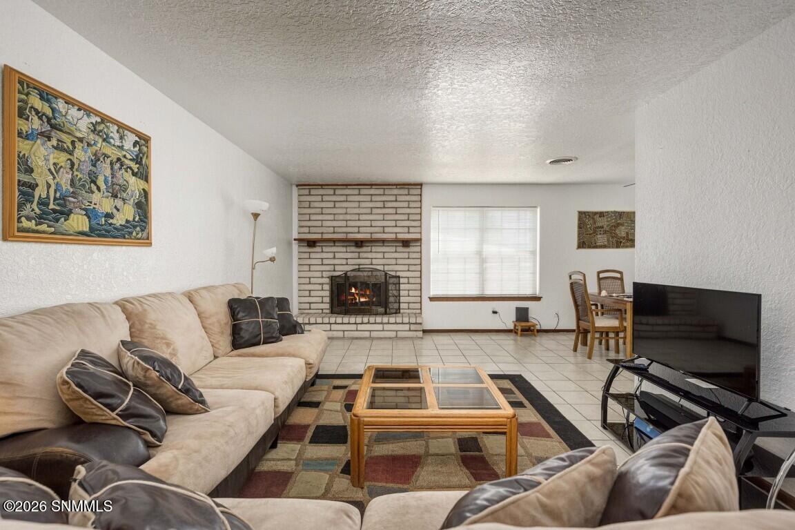 9-web-or-mls-Snappin Homes (Dyer3121)-9