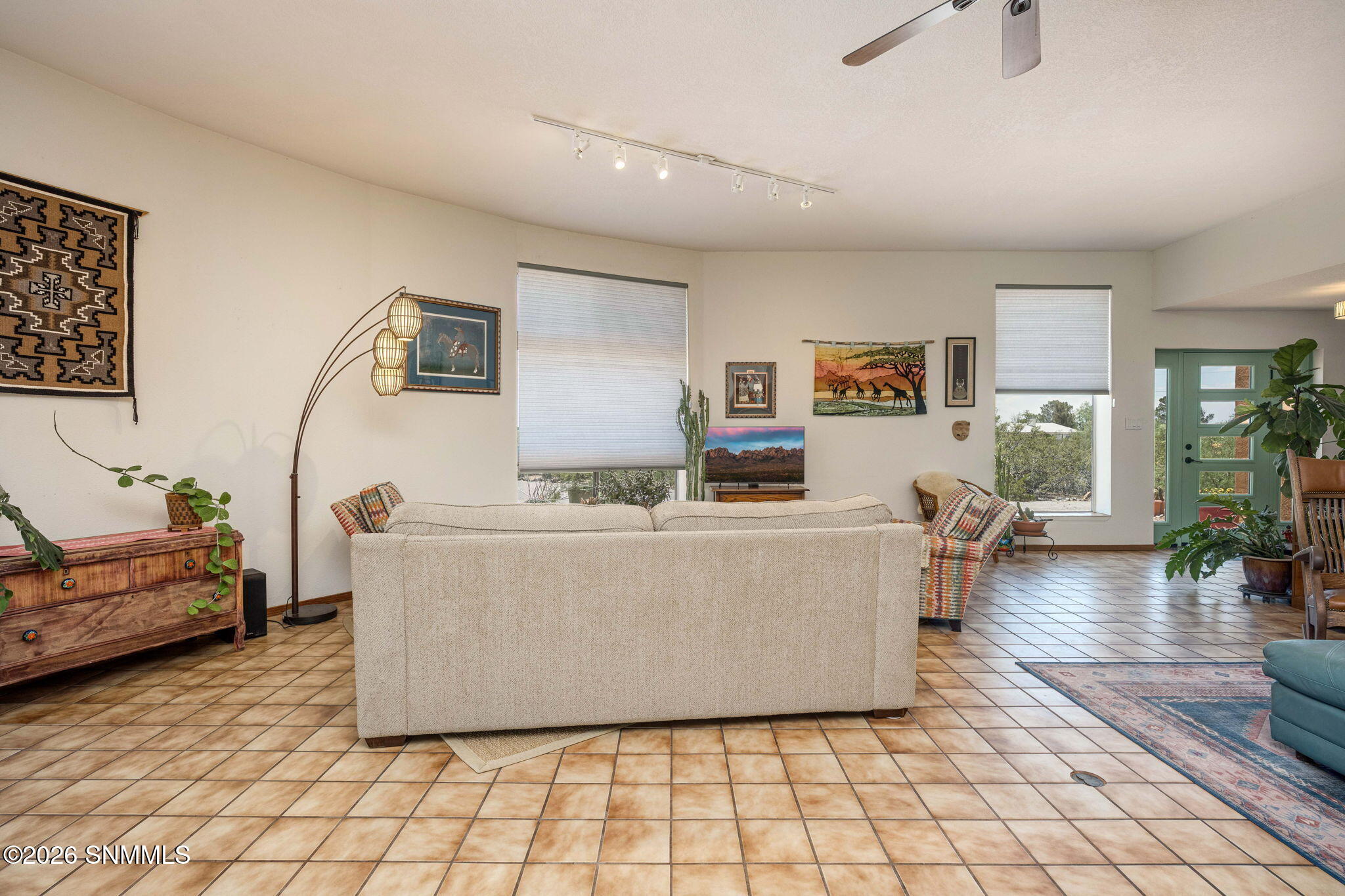 9-web-or-mls-Snappin Homes (Sotol4155)-9