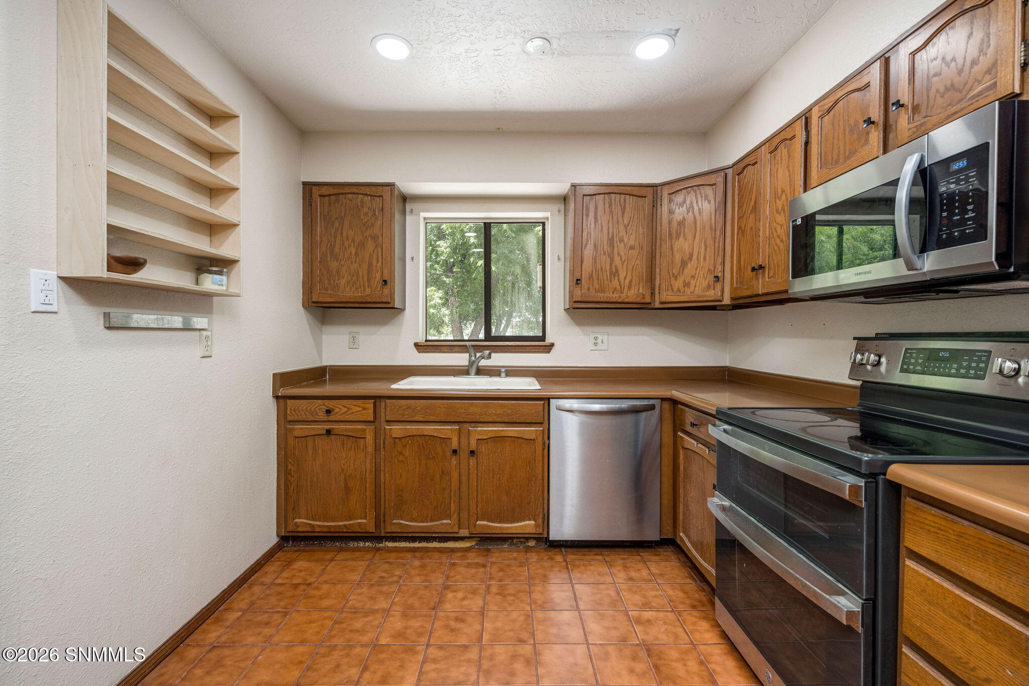 14-web-or-mls-Snappin Homes (Taylor651)-