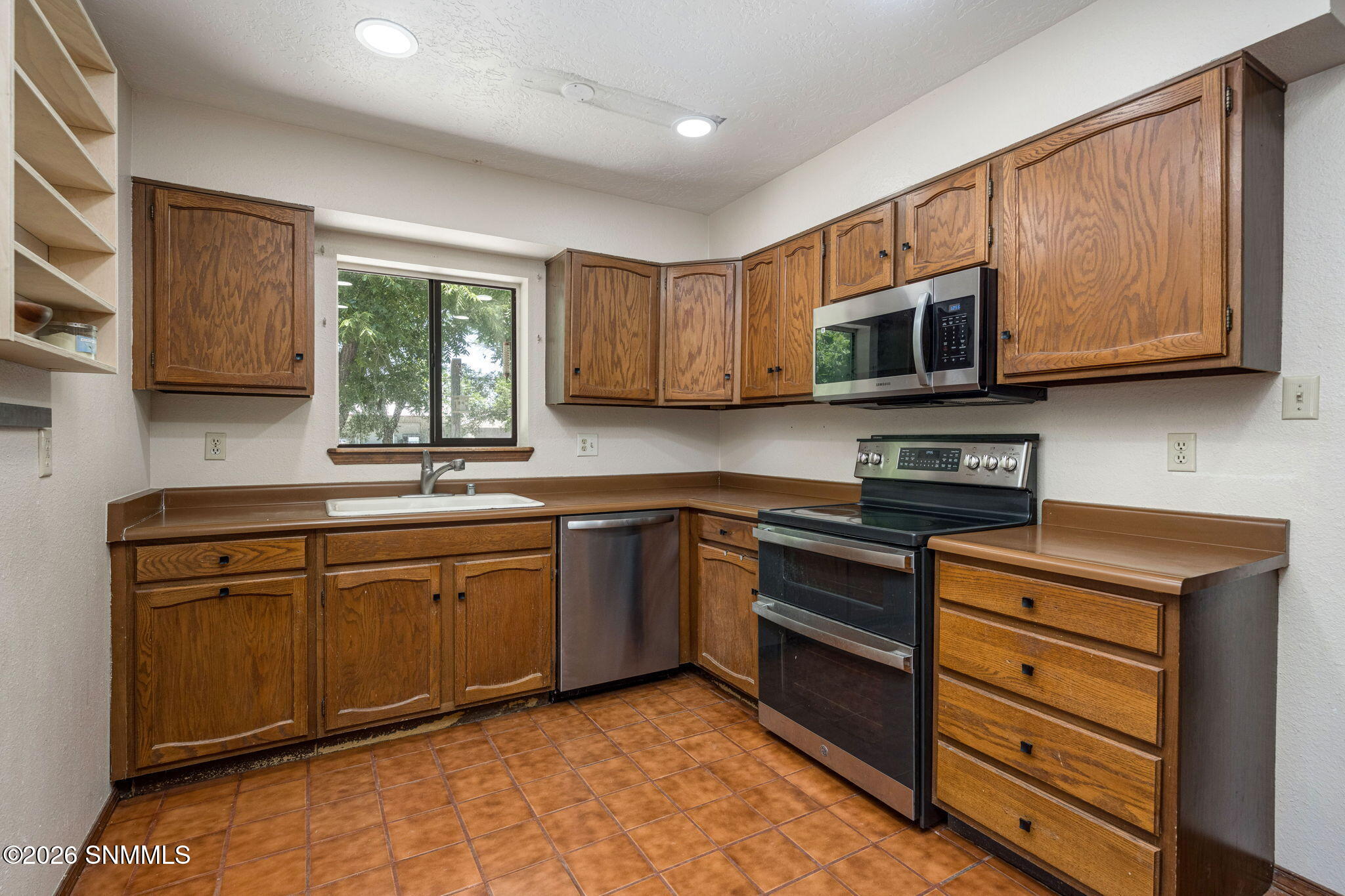 15-web-or-mls-Snappin Homes (Taylor651)-