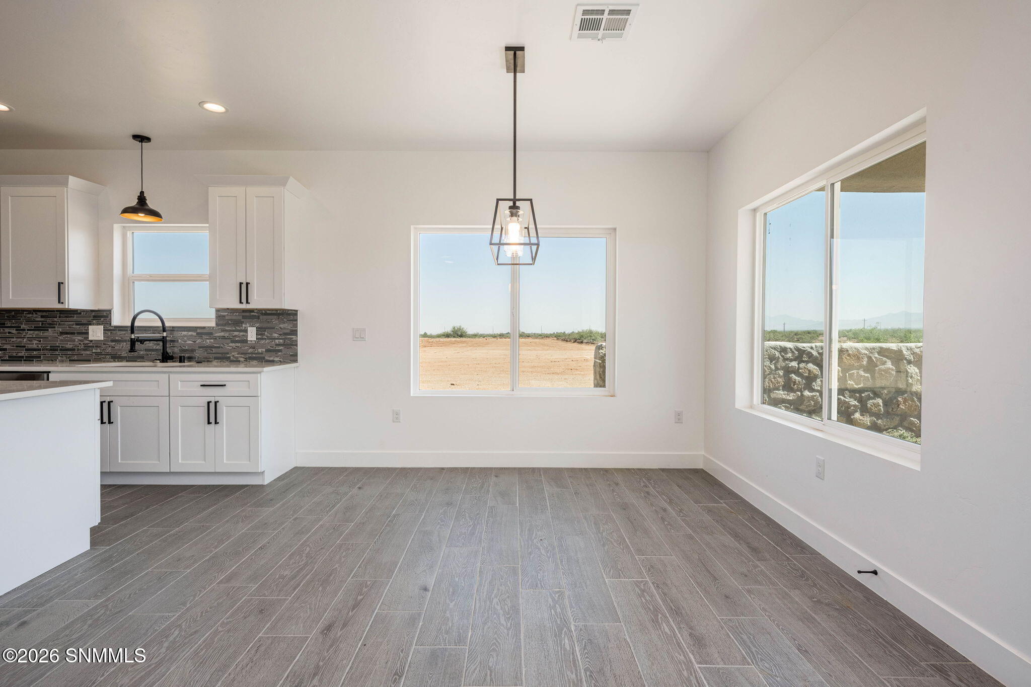 16-web-or-mls-Snappin Homes (Swan6542)-1