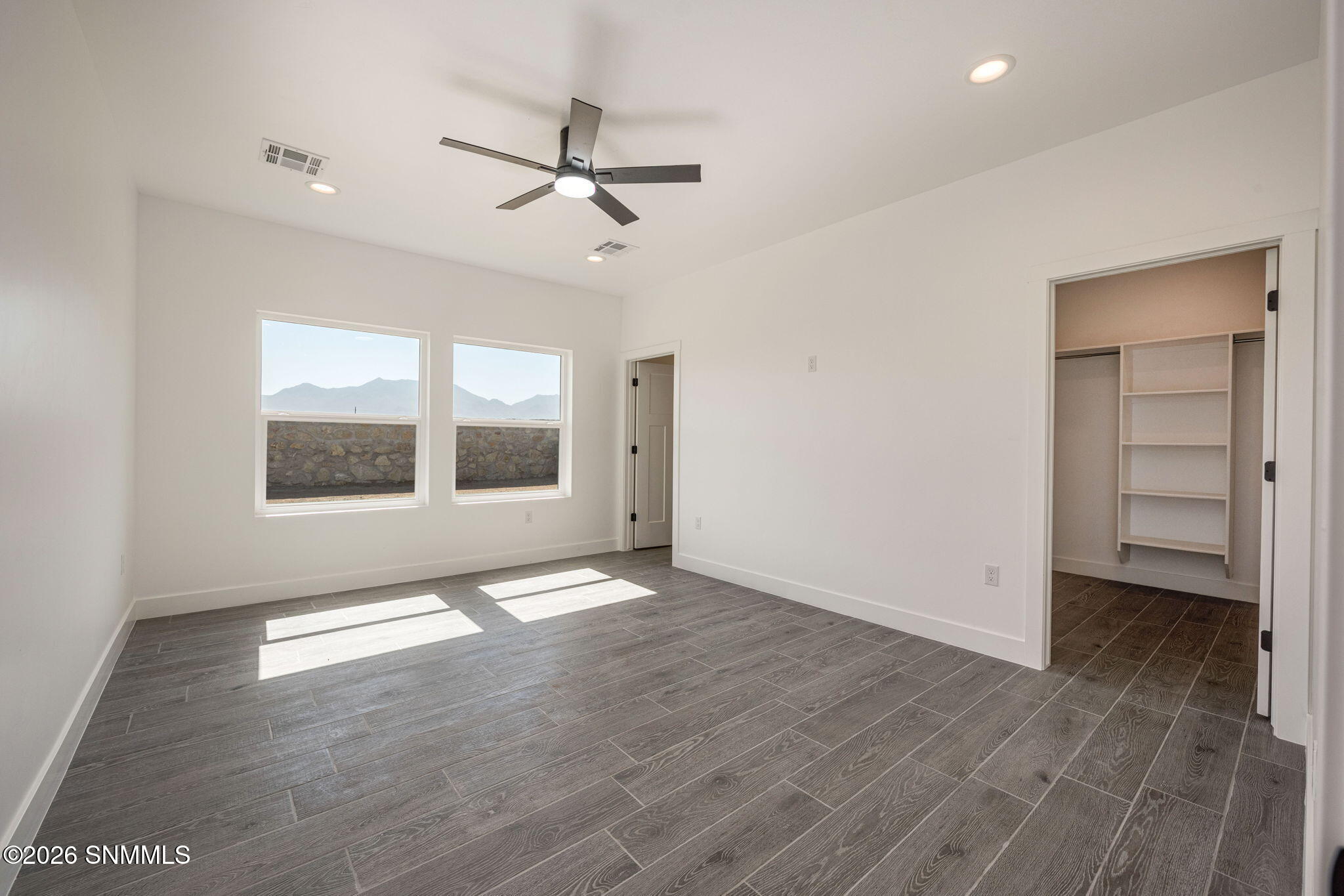 18-web-or-mls-Snappin Homes (Swan6542)-1